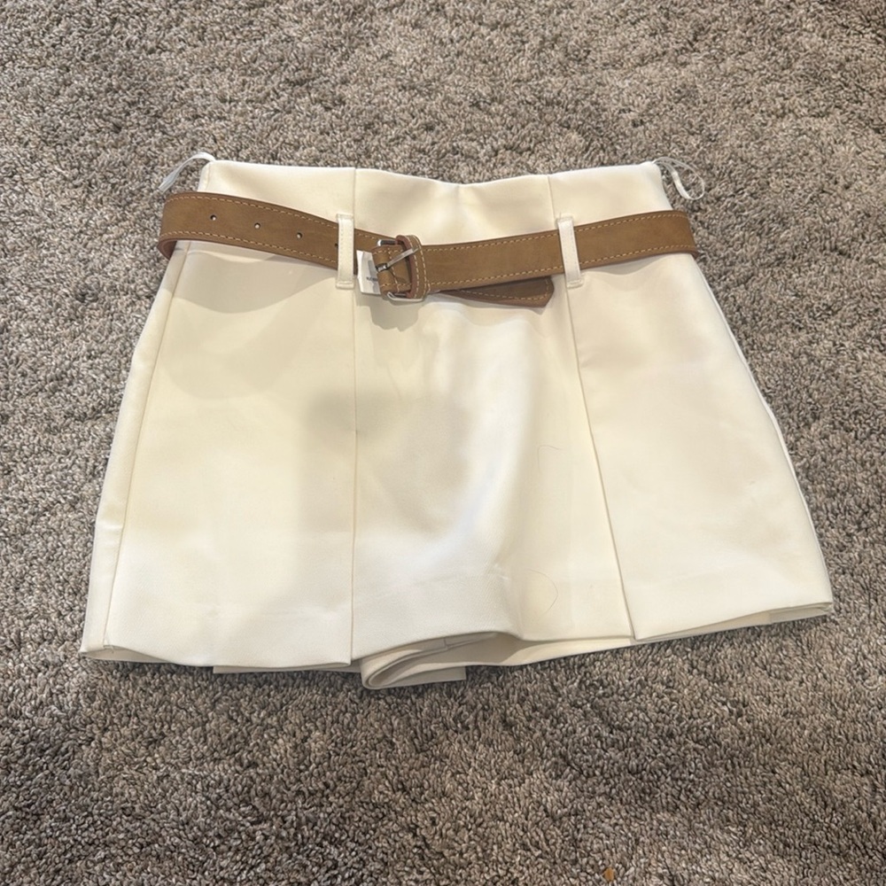 Zara white/cream mini belted skort size XS